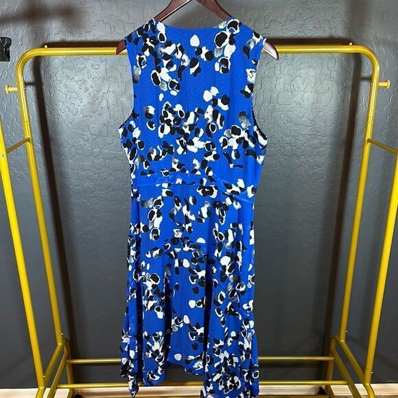 CAbi Blue Fit and Flare Dress with V-neck for Casual Occasions - Picture 5 of 7